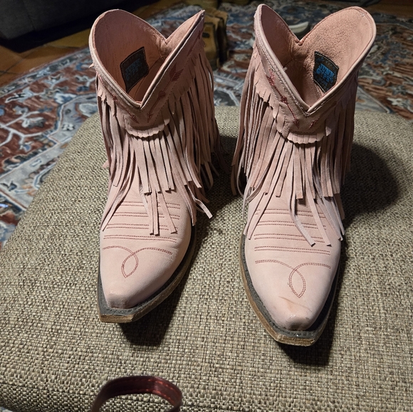 Pink fringed Junk Gypsy by Lane - Picture 2 of 5